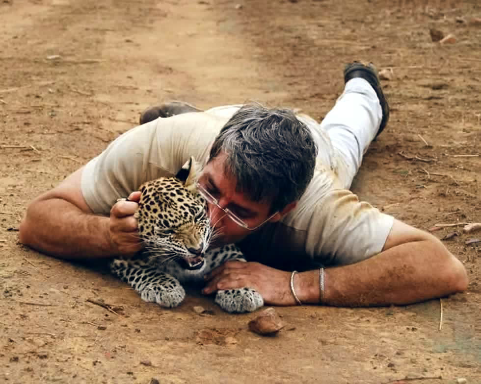 Gerhard Wiehahn and Laxmi, the leopard cub